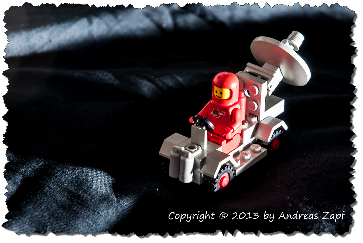 LEGO 0889 with Red Astronaut